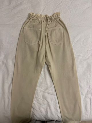 Pantalón paperbag beige Zara