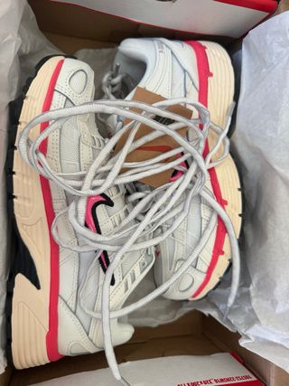 Zapatillas Nike Blancas y Rosas