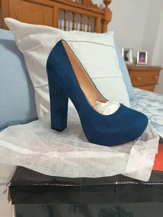 Zapato tacón piel melocotón azul marino