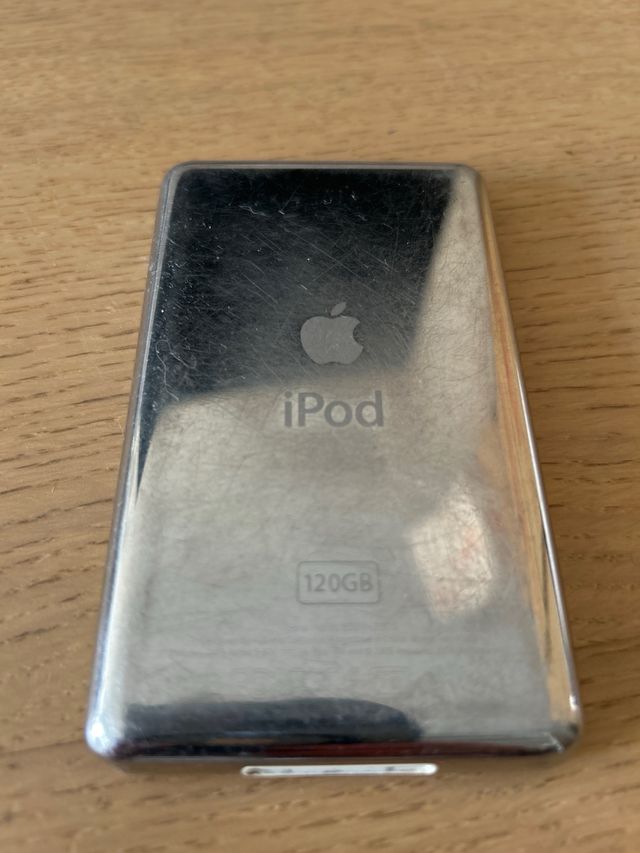 iPod Classic 120 GB Plata