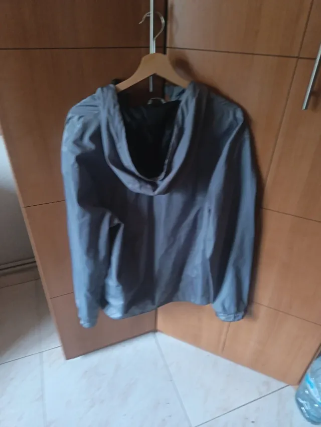 Chaqueta cortavientos gris Primark Talla M