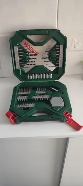 Atornillador y maletín Bosch x65