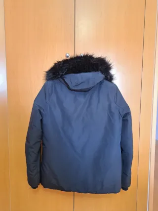 Abrigo Zara con capucha y pelo