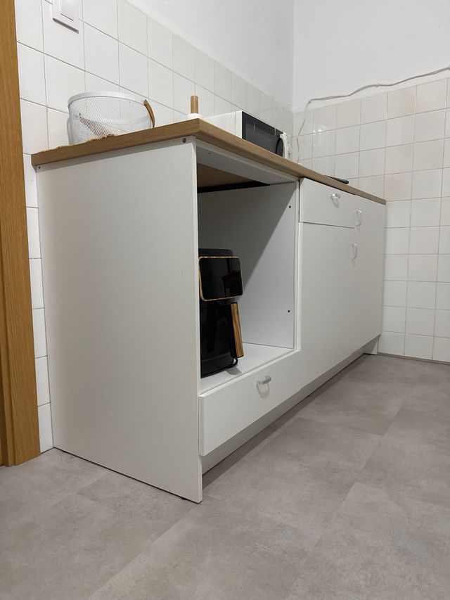 Armario bajo KNOXHULT IKEA