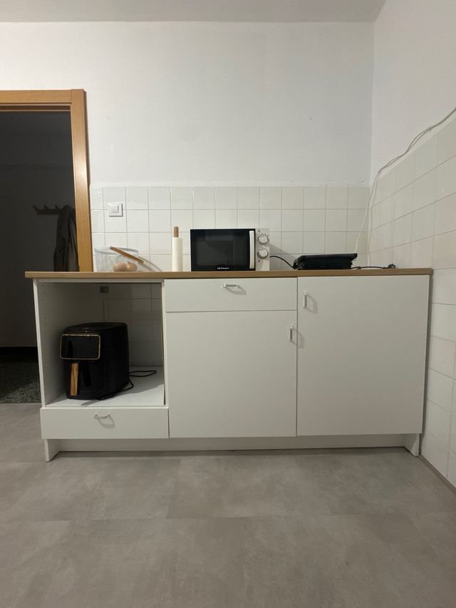 Armario bajo KNOXHULT IKEA