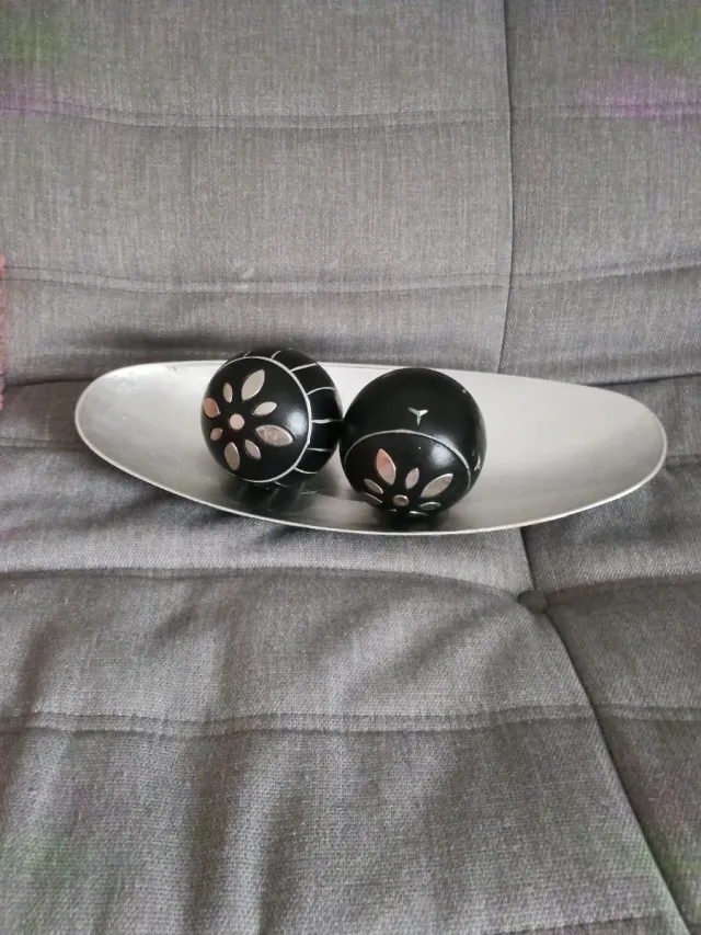 Decoración metálica esferas florales