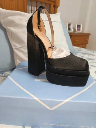 Zapato plataforma negro tacón alto