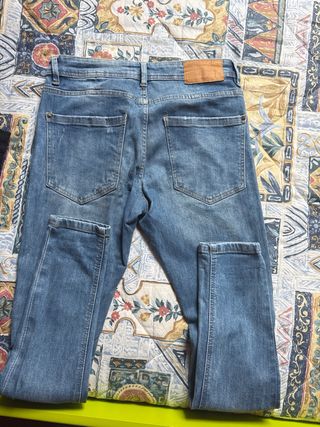 Vaqueros hombre skinny Bershka azules