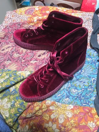 Zapatillas terciopelo granate talla 40