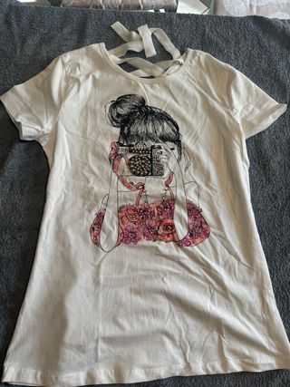 T-shirt bianca con stampa ragazza
