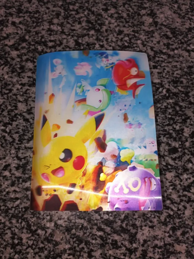 Álbum Pokémon con cartas