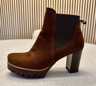 Botines de ante marrones