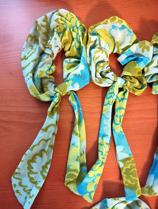 Lotto 6 fermacoda fantasia floreale