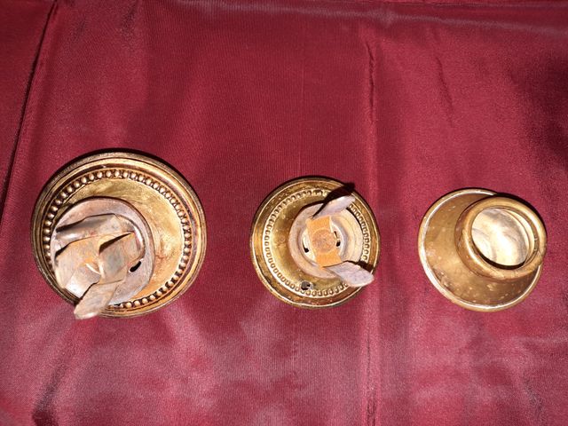 3 Remates de barra de cortina antiguos diferentes