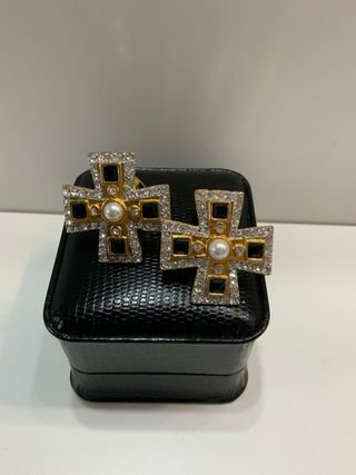 Pendientes Vintage Cruz Dorados con Perla