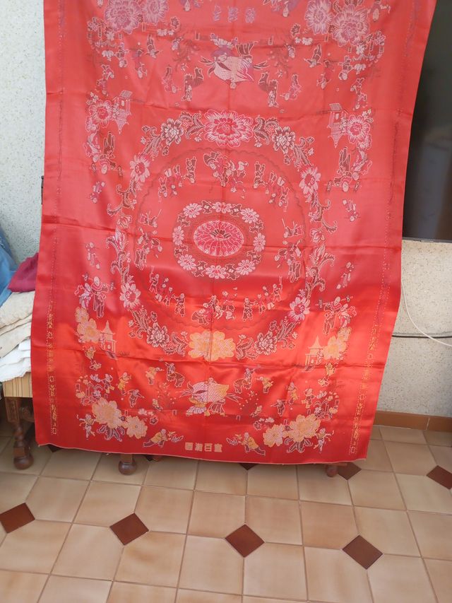 Seda con personajes chinescos niños  jugando