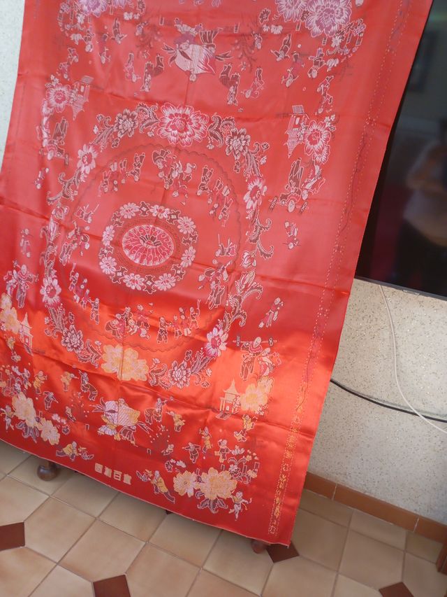 Seda con personajes chinescos niños  jugando