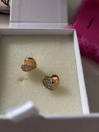 Pendientes Guess Dorados y Blancos