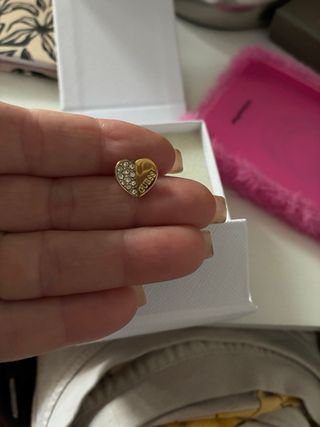 Pendientes Guess Dorados y Blancos