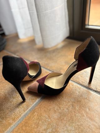 Zapatos de tacón fiesta negros y burdeos