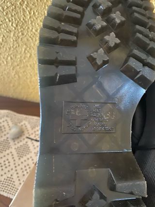 Stivali Dr. Martens in pelle verniciata nera