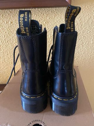 Stivali Dr. Martens in pelle verniciata nera