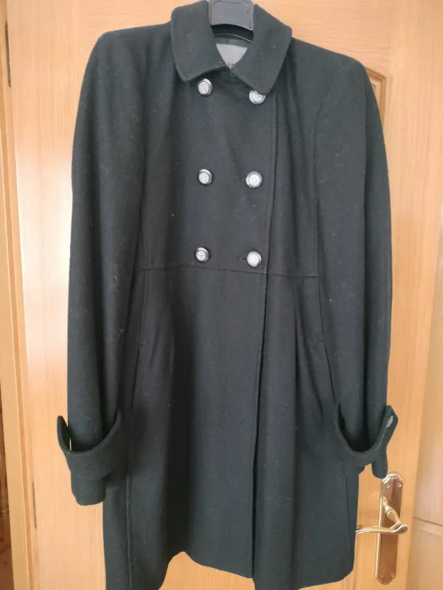 Abrigo paño negro Zara