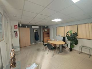 Nave industrial en venta en La Conarda en Pobla de Vallbona (la)