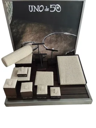 Espositore per gioielli UNO da 50