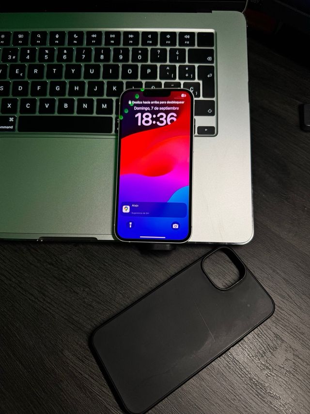 iPhone 14 Plata/Blanco Como Nuevo