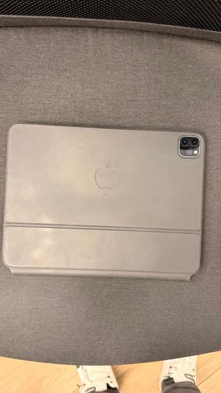 iPad Pro 11 Plata con Teclado Original