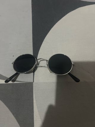 Gafas de sol redondas plateadas