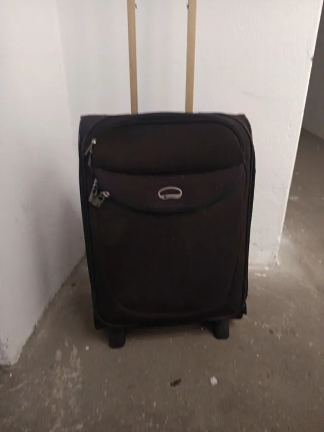 Maleta de cabina negra