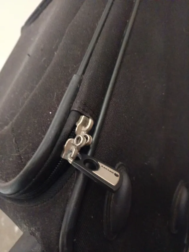 Maleta de cabina negra