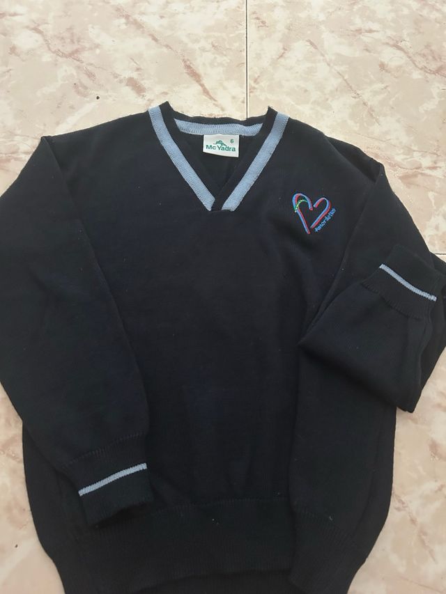Jersey colegio Amor de Dios Talla 6