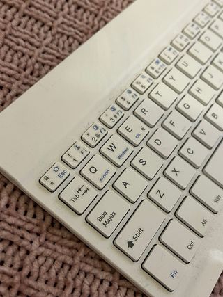 Teclado Bluetooth Blanco Delgado