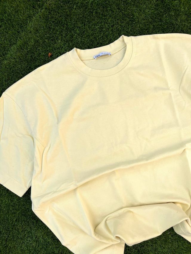 Camiseta Zara amarilla clarita