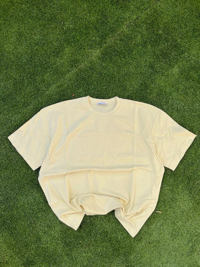 Camiseta Zara amarilla clarita
