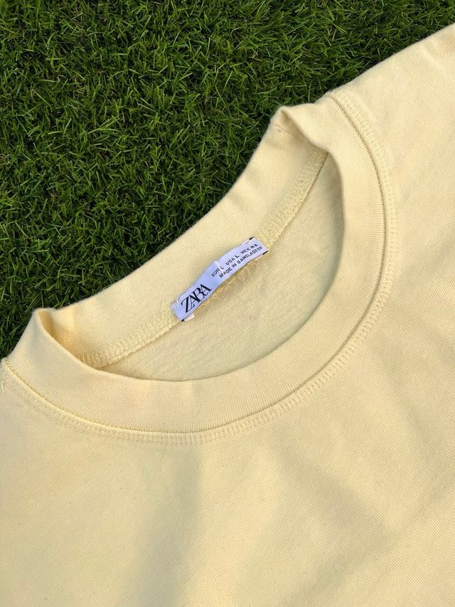 Camiseta Zara amarilla clarita