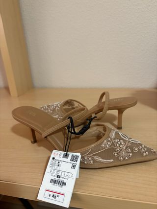 Sandalias Zara Pico Perlas Malla Beige