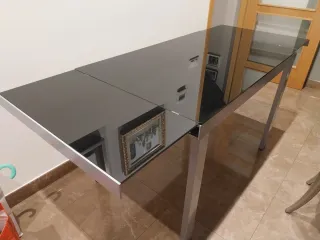 Mesa extensible de cristal negro