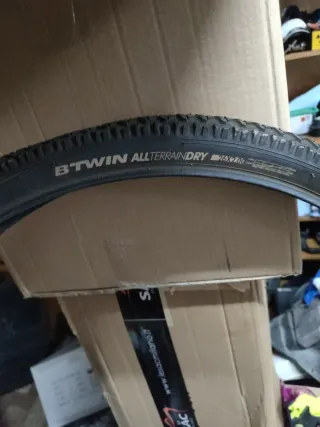 Cubierta B'TWIN All Terrain Dry 26x2.00