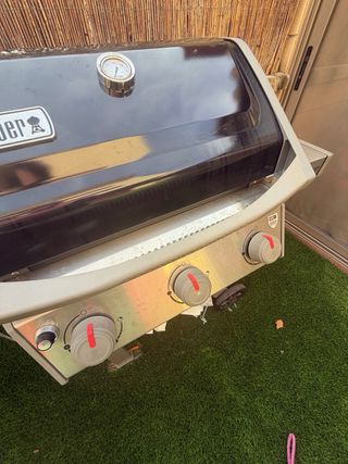 Barbecue semi-nuovo Weber a 3 fuochi