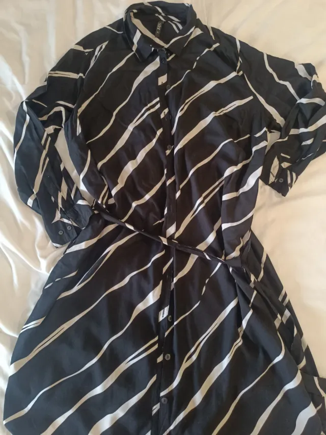 Vestido camisero largo estampado abstracto