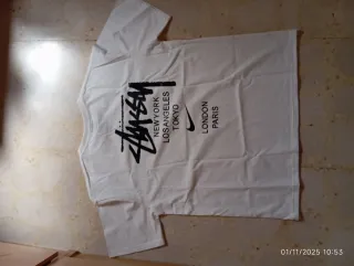 Camiseta Stussy x Nike Blanca