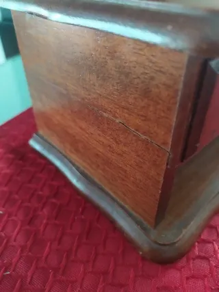 Joyero musical madera para restaurar.