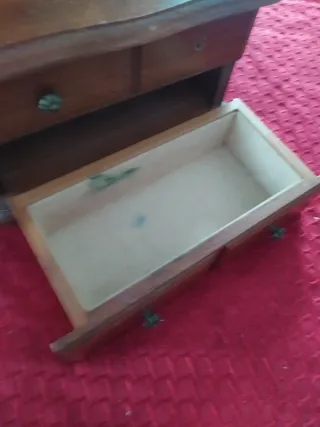 Joyero musical madera para restaurar.