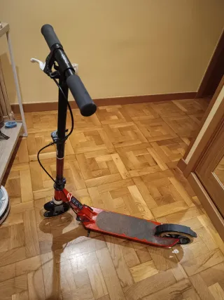 Patinete Oxelo MID9 color rojo