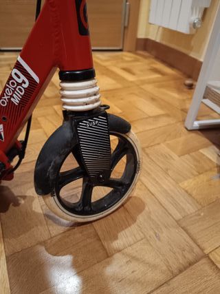 Patinete Oxelo MID9 color rojo