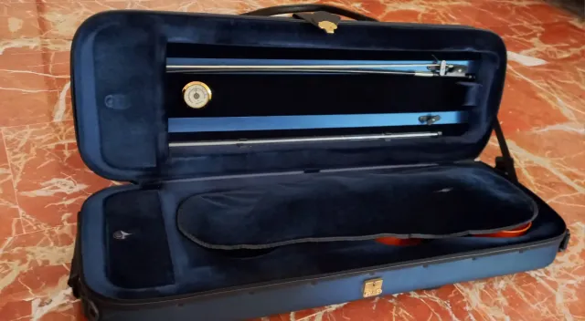 Violín Karl Höfner 4/4 con funda.